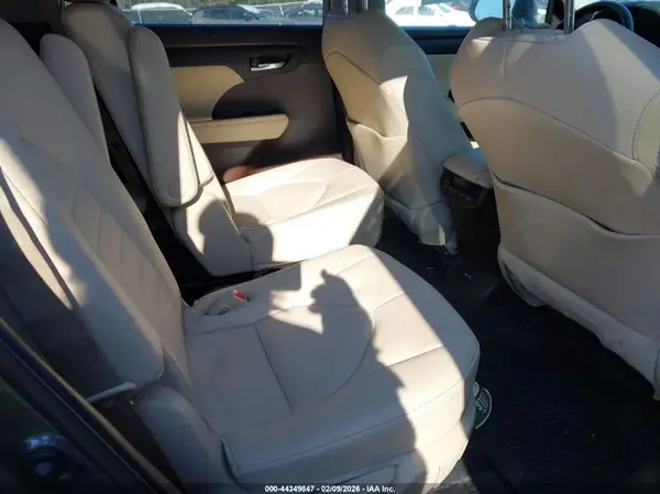 5TDGZRBHXMS119124 2021 TOYOTA HIGHLANDER - Image 8