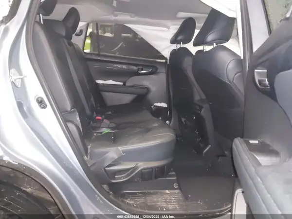 5TDGZRBHXMS123495 2021 TOYOTA HIGHLANDER - Image 8