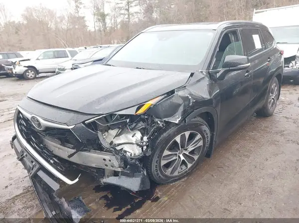 5TDGZRBHXMS140037 2021 TOYOTA HIGHLANDER - Image 2