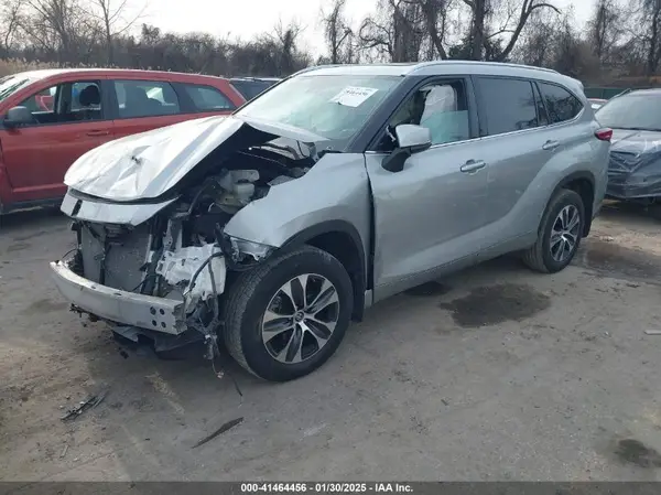 5TDGZRBHXMS147926 2021 TOYOTA HIGHLANDER - Image 2