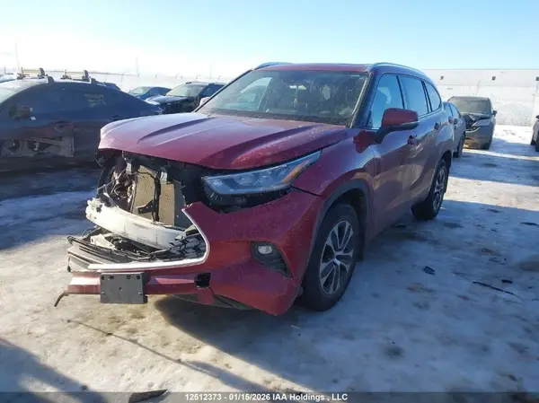 5TDGZRBHXMS158408 2021 TOYOTA HIGHLANDER - Image 2