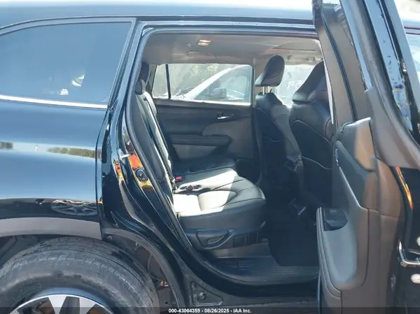 5TDGZRBHXMS160613 2021 TOYOTA HIGHLANDER - Image 8