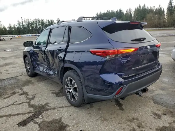 5TDGZRBHXMS526733 2021 TOYOTA HIGHLANDER - Image 2