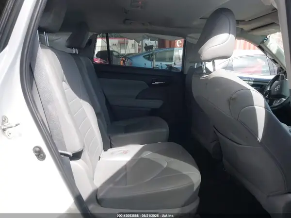 5TDGZRBHXMS530751 2021 TOYOTA HIGHLANDER - Image 8