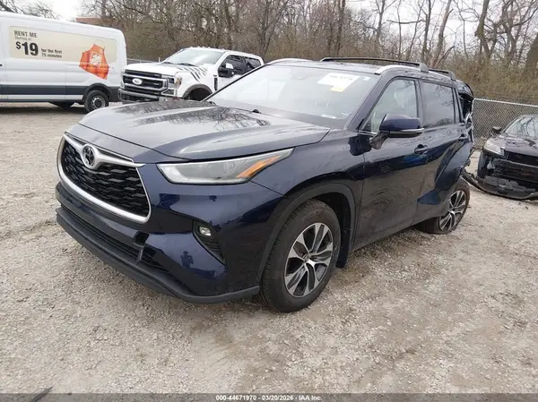 5TDGZRBHXMS550305 2021 TOYOTA HIGHLANDER - Image 2