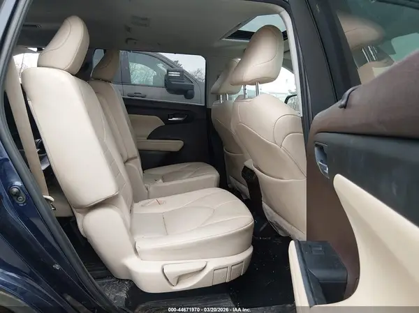 5TDGZRBHXMS550305 2021 TOYOTA HIGHLANDER - Image 8
