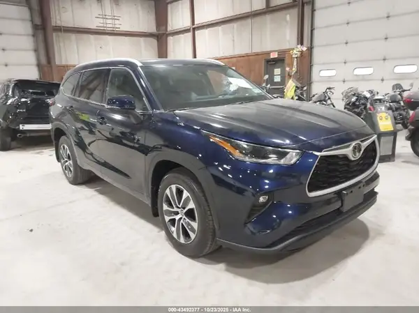 5TDGZRBHXNS185609 2022 TOYOTA HIGHLANDER - Image 1