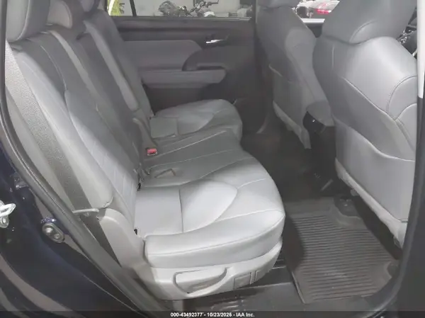 5TDGZRBHXNS185609 2022 TOYOTA HIGHLANDER - Image 8