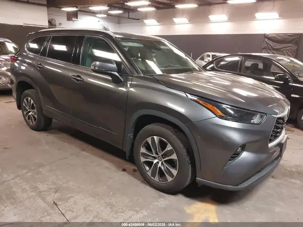 5TDGZRBHXNS192494 2022 TOYOTA HIGHLANDER - Image 1