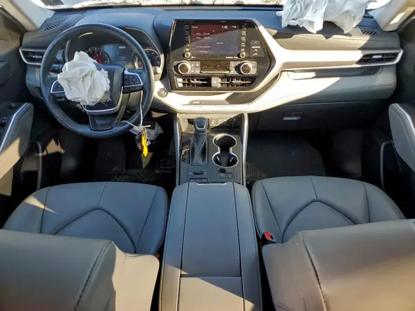 5TDGZRBHXNS192687 2022 TOYOTA HIGHLANDER - Image 8
