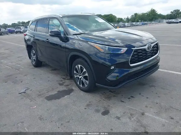 5TDGZRBHXNS192902 2022 TOYOTA HIGHLANDER - Image 1