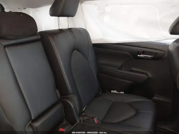 5TDGZRBHXNS195928 2022 TOYOTA HIGHLANDER - Image 8