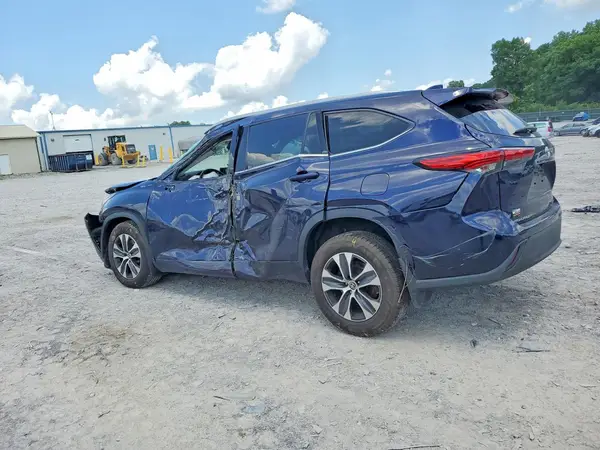 5TDGZRBHXNS203042 2022 TOYOTA HIGHLANDER - Image 2