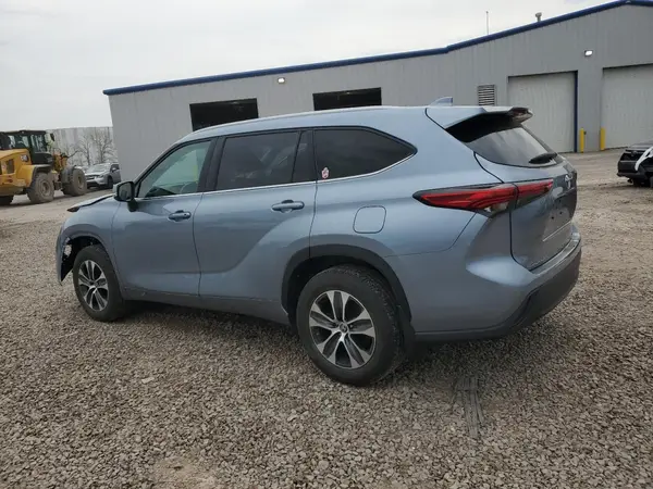 5TDGZRBHXNS229849 2022 TOYOTA HIGHLANDER - Image 2