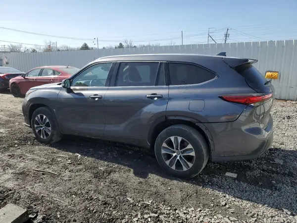5TDGZRBHXNS235683 2022 TOYOTA HIGHLANDER - Image 2