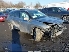5TDGZRBHXNS245520 2022 TOYOTA HIGHLANDER