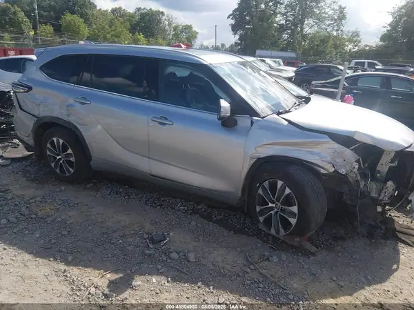 5TDGZRBHXNS575402 2022 TOYOTA HIGHLANDER - Image 1