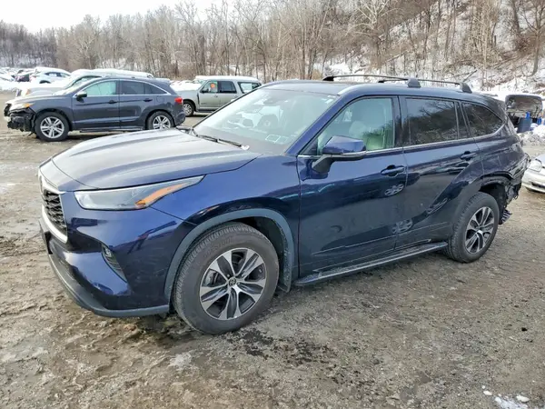 5TDGZRBHXNS582446 2022 TOYOTA HIGHLANDER - Image 1