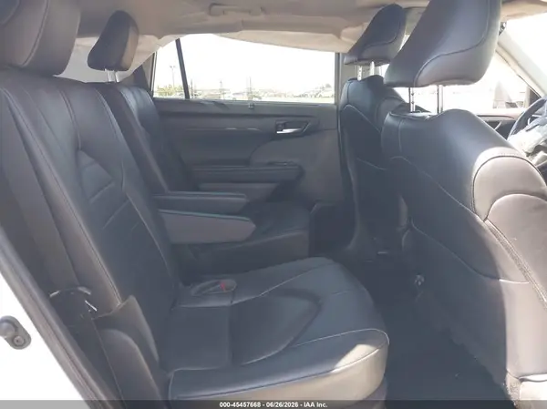 5TDGZRBHXNS585492 2022 TOYOTA HIGHLANDER - Image 8