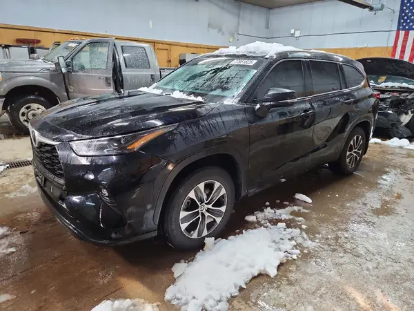 5TDGZRBHXNS585962 2022 TOYOTA HIGHLANDER - Image 1