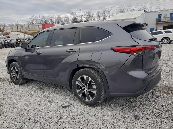 5TDGZRBHXNS586996 2022 TOYOTA HIGHLANDER - Image 2