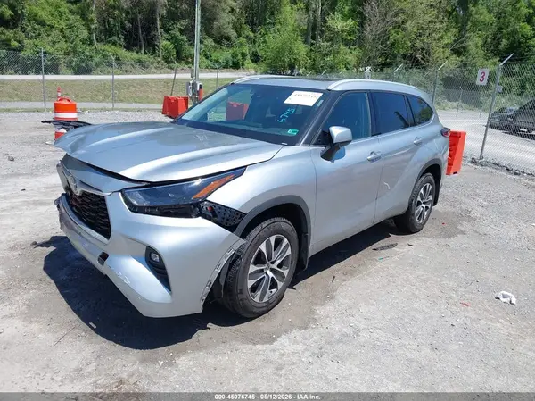 5TDGZRBHXNS5H5573 2022 TOYOTA HIGHLANDER - Image 2