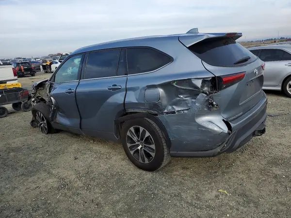 5TDHARAH0LS000879 2020 TOYOTA HIGHLANDER - Image 2