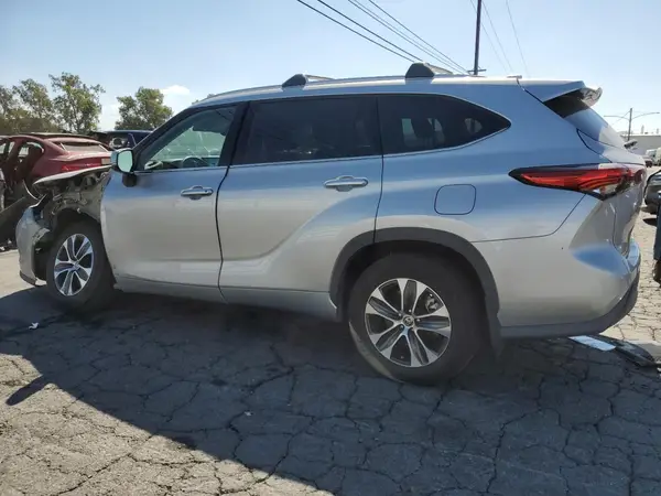 5TDHARAH0NS514721 2022 TOYOTA HIGHLANDER - Image 2