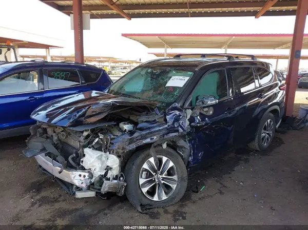 5TDHARAH1LS000972 2020 TOYOTA HIGHLANDER - Image 2
