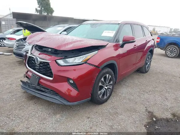 5TDHARAH1LS503241 2020 TOYOTA HIGHLANDER - Image 2