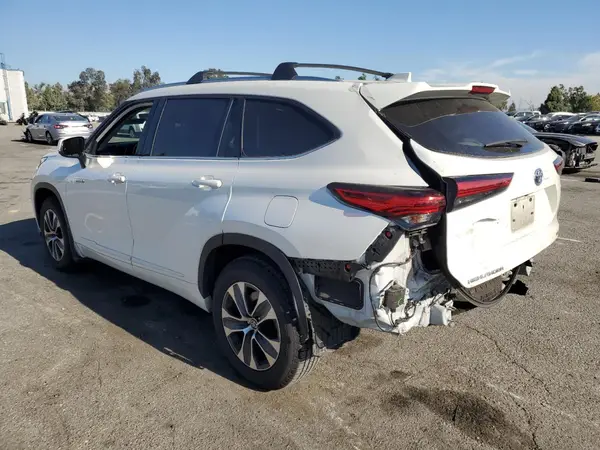5TDHARAH2MS508238 2021 TOYOTA HIGHLANDER - Image 2