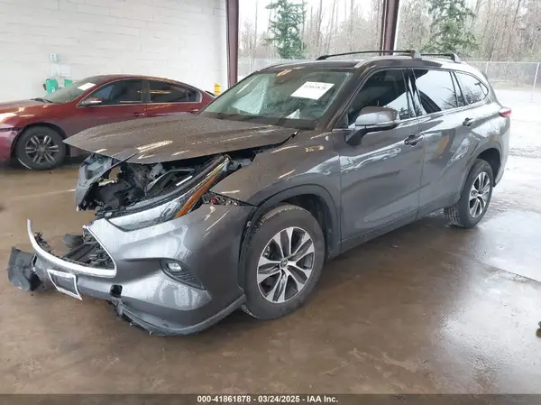 5TDHARAH2NS516096 2022 TOYOTA HIGHLANDER - Image 2
