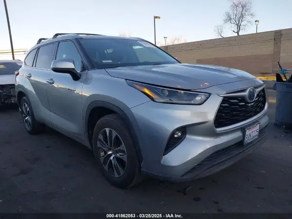 5TDHARAH3MS007925 2021 TOYOTA HIGHLANDER - Image 1