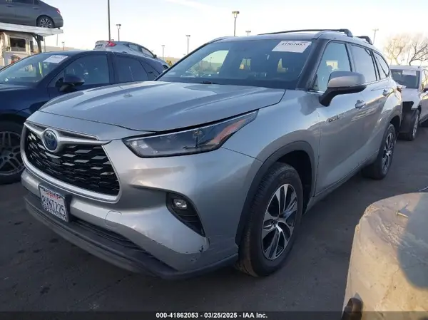 5TDHARAH3MS007925 2021 TOYOTA HIGHLANDER - Image 2