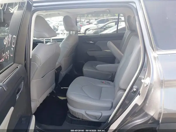 5TDHARAH3MS008847 2021 TOYOTA HIGHLANDER - Image 8