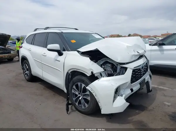 5TDHARAH4MS006945 2021 TOYOTA HIGHLANDER - Image 1