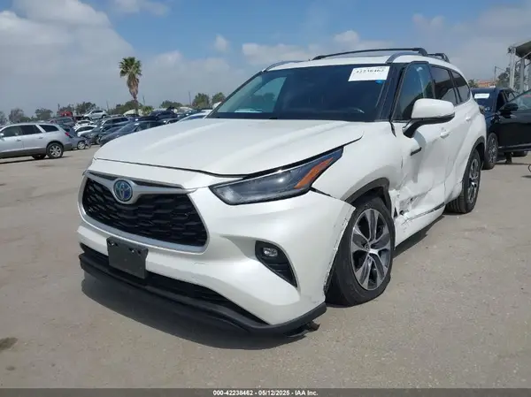 5TDHARAH4MS507897 2021 TOYOTA HIGHLANDER - Image 2