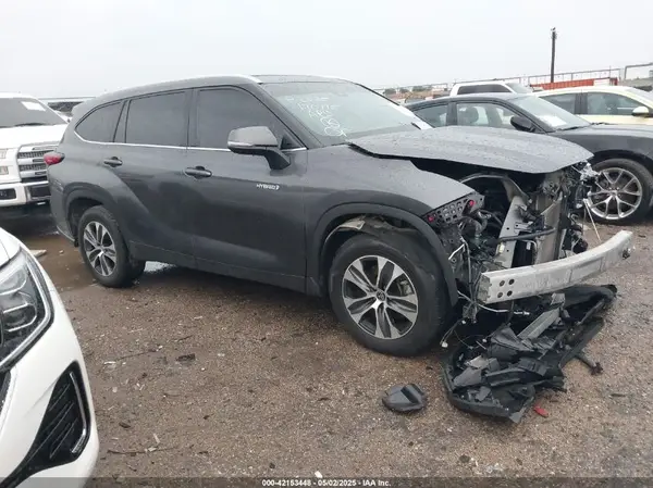 5TDHARAH5MS011961 2021 TOYOTA HIGHLANDER - Image 1
