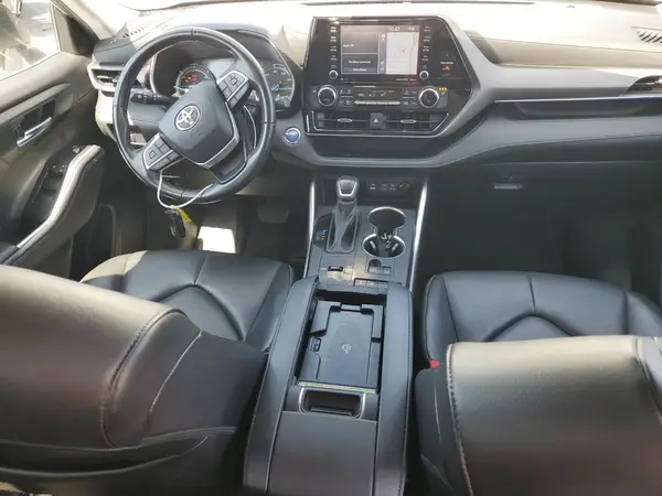 5TDHARAH5NS513063 2022 TOYOTA HIGHLANDER - Image 8