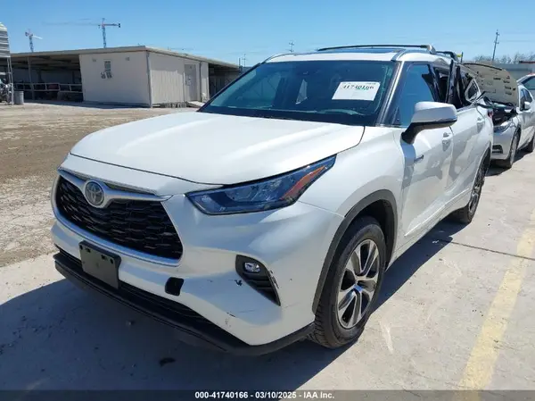 5TDHARAH6LS501582 2020 TOYOTA HIGHLANDER - Image 2