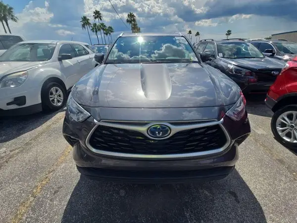 5TDHARAH7MS509093 2021 TOYOTA HIGHLANDER - Image 2