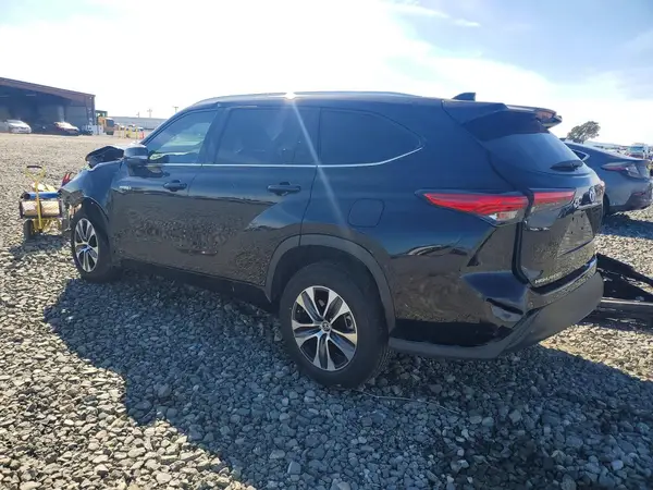 5TDHARAH8MS012103 2021 TOYOTA HIGHLANDER - Image 2