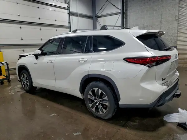 5TDHARAH9LS502788 2020 TOYOTA HIGHLANDER - Image 2