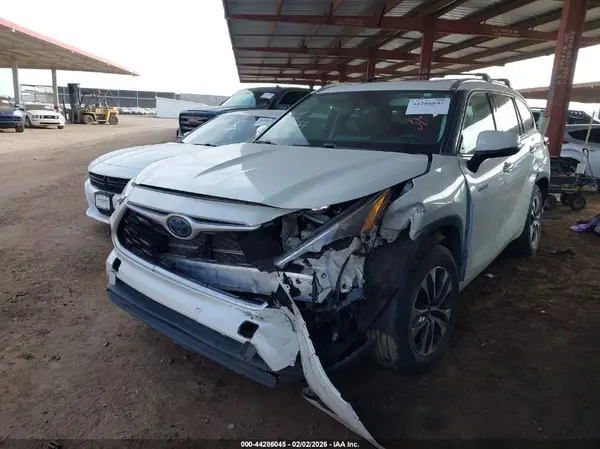 5TDHARAH9MS507085 2021 TOYOTA HIGHLANDER - Image 2
