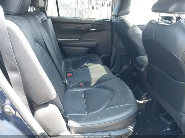 5TDHARAH9MS509001 2021 TOYOTA HIGHLANDER - Image 8