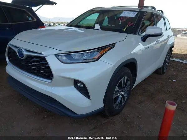 5TDHARAHXLS501729 2020 TOYOTA HIGHLANDER - Image 2
