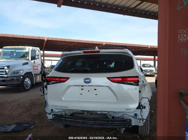 2020 TOYOTA HIGHLANDER auction photo 6