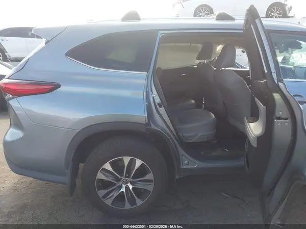 5TDHARAHXMS008862 2021 TOYOTA HIGHLANDER - Image 8
