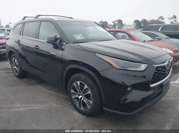 5TDHARAHXMS009817 2021 TOYOTA HIGHLANDER - Image 1