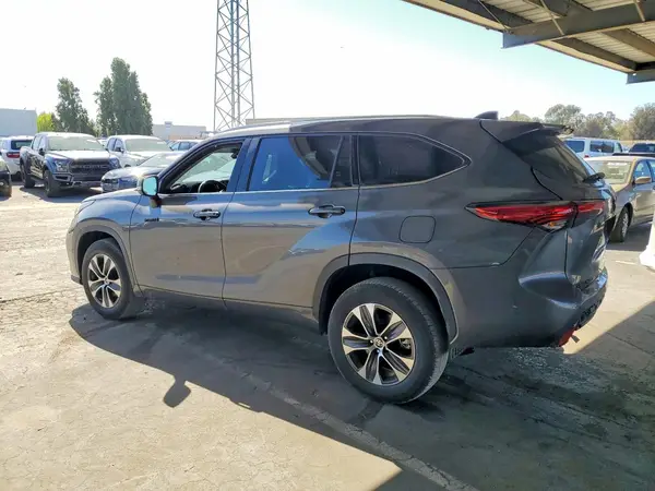 5TDHARAHXMS507581 2021 TOYOTA HIGHLANDER - Image 2